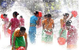 泰国泼水节的寓意是什么?